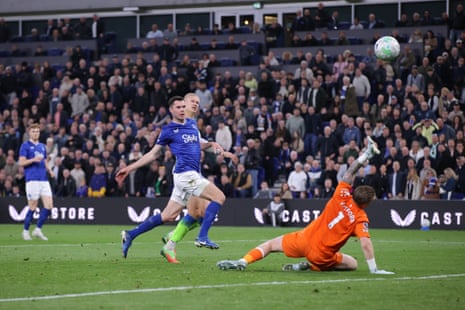 Erling Haaland of Manchester City scores their second goal.