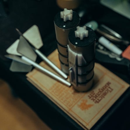 The ‘drop bombs’ Unit 17 use for middle strikes
