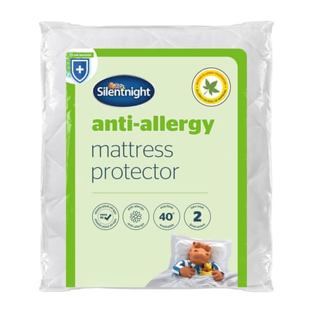 Silentnight Anti Allergy Mattress Protector - Ideal for Allergy and Asthma Sufferers Protecting Against Bacteria and Dust Mites - Bed Cover Pad with Deep Fit Straps, Machine Washable, Double
