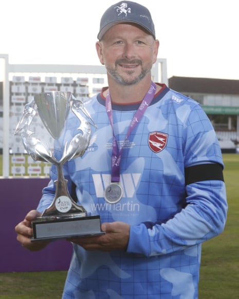 County cricket: Lancashire v Surrey, Warwickshire v Hampshire – live | Cricket 4 Darren Stevens holding the RL cup.