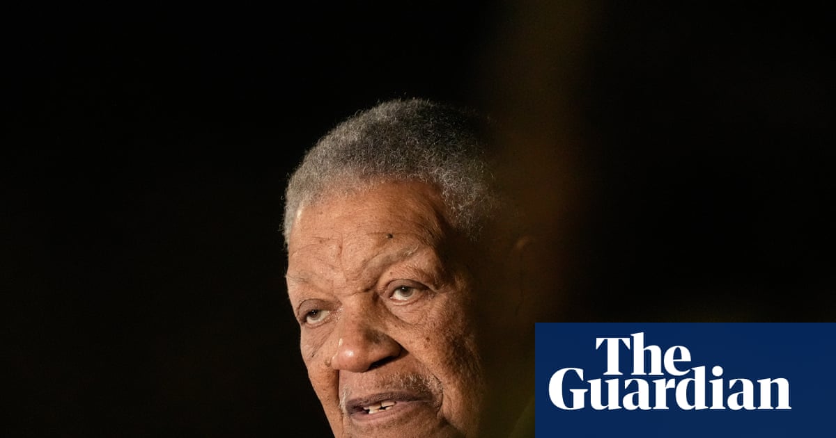 Fulton county commission chair says he was warned of arrest before FBI election office raid