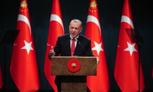 Ο Ρετζέπ Ταγίπ Ερντογάν μιλά σε συνέντευξη τύπου στην Άγκυρα για τις εντάσεις με την Ελλάδα στις 10 Αυγούστου.