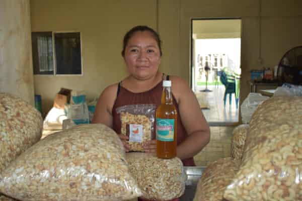 Almi Martínez president of Etramasot cashew company in El Triunfo.