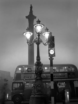 Trafalgar Square, London, 1949
In 1949, Groebli spent three months in Paris, where he met Brassaï and Robert Frank, and also a month in London.