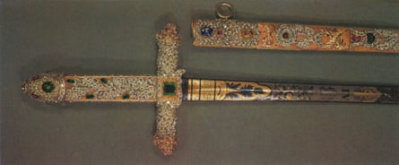 Hilt and scabbard of the jewelled state sword.
