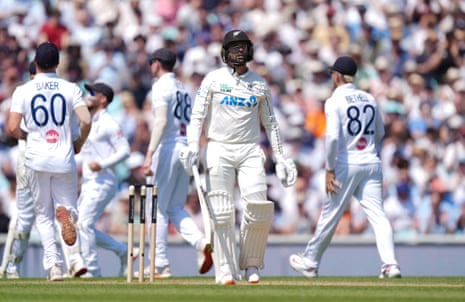 Devon Conway looks to the heavens after his dismissal