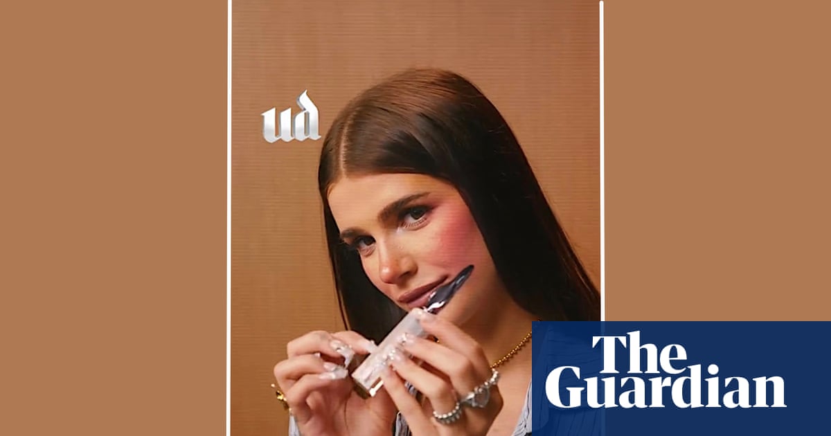 L’Oréal ంకారి మాత్రమే ఫాన్స్ స్టార్ టు మార్కెట్ మేకప్ టీనేజర్లతో ప్రాచుర్యం పొందారు | యువకులు L’Oréal ంకారి మాత్రమే ఫాన్స్ స్టార్ టు మార్కెట్ మేకప్ టీనేజర్లతో ప్రాచుర్యం పొందారు | యువకులు