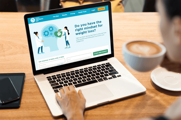 A person undertaking the ‘Start Strong Diet Quiz’ from the CSIRO