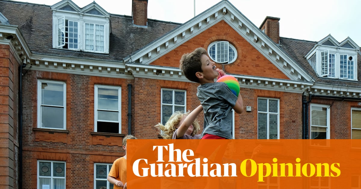 If you want your kids to thrive this summer, don’t just turn off their phones – open your front door, too | Lenore Skenazy