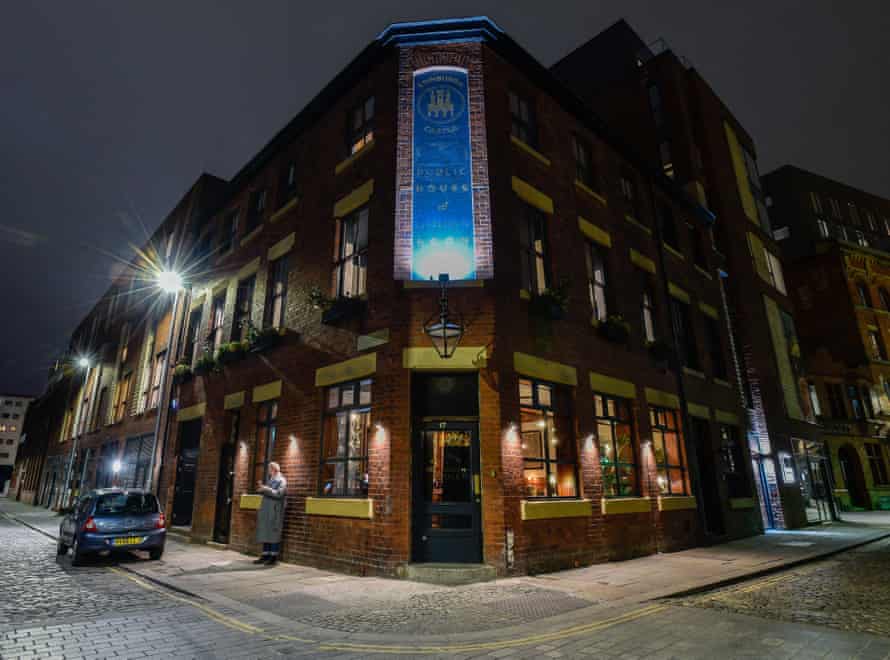 ‘Like a Parisian absinthe parlour’ – the Edinburgh Castle.