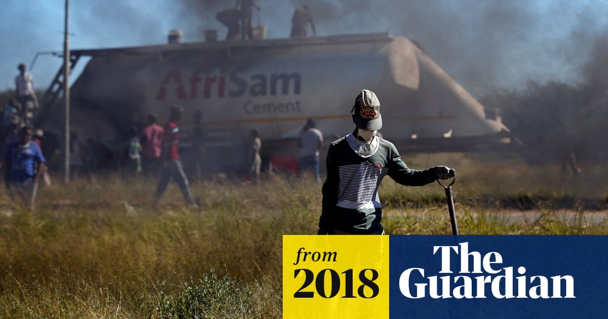 South Africa riots force president to leave Commonwealth summit