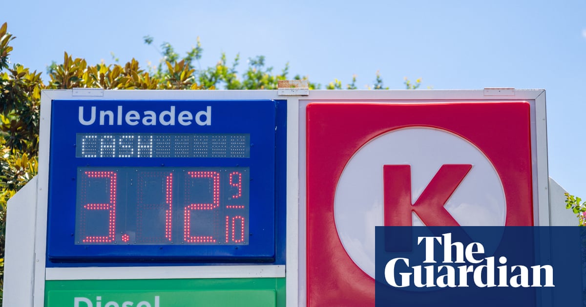 Gas prices fall below $4 on average after Trump’s signing of Iran deal to end war