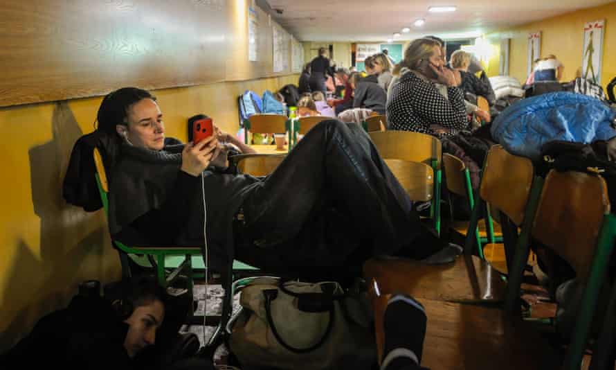 Fear, darkness and newborn babies: inside Ukraine’s underground shelters 5 Residents bomb shelter