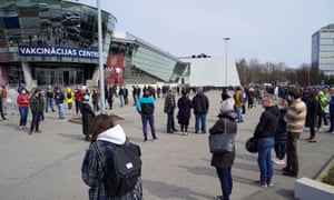 Coronavirus live news: India extends record daily run of new infections; Japan to expand quasi-emergency measures | World news 1 Hundreds queue up as Latvia opens up walk in COVID-19 vaccination scheme