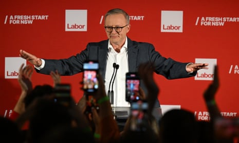 Prime minister Anthony Albanese addresses party faithful at a NSW Labor reception.