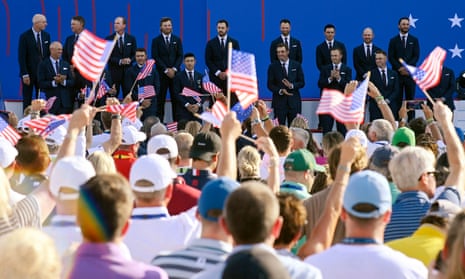 PHOTOS: Brian Wilson Raises World Series Flag, Giants Get