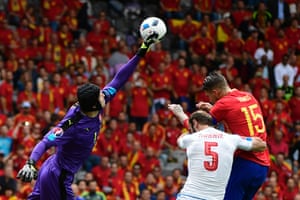 Cech saves from Hubnik.