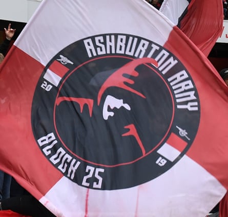 Un drapeau de l'armée d'Ashburton à l'Emirates Stadium le mois dernier