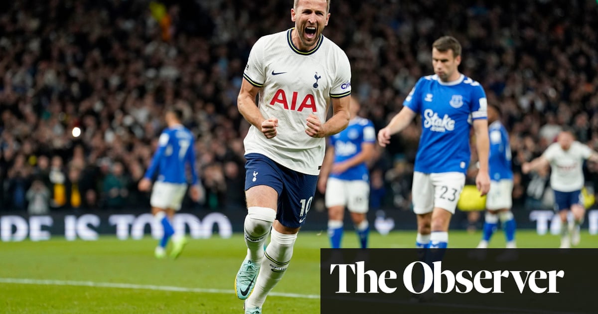 Harry Kane spot-on once again to help Tottenham break down Everton