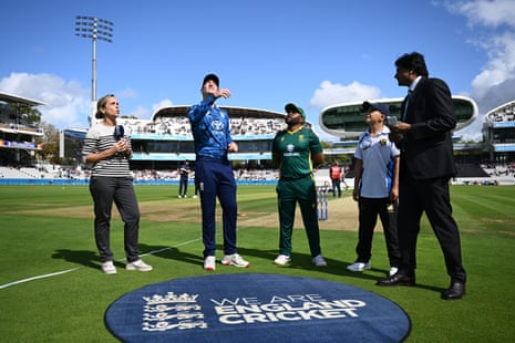 Harry Brook tosses the coin