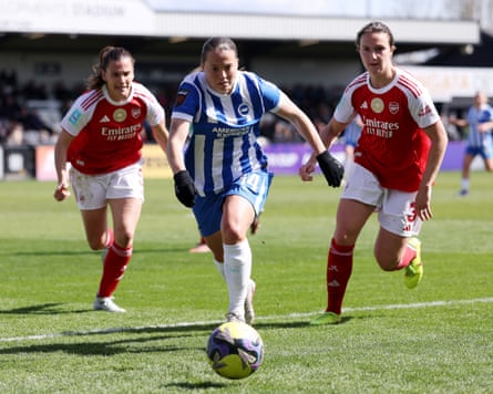 Arsenal v Brighton & Hove Albion - Adobe Women's FA Cup Quarter FinalBOREHAMWOOD, ENGLAND - APRIL 05: Fran Kirby of Brighton & Hove Albion is put under pressure by Laia Codina and Lotte Wubben-Moy of Arsenal during the Adobe Women's FA Cup Quarter Final match between Arsenal and Brighton & Hove Albion at Mangata Pay UK Stadium on April 05, 2026 in Borehamwood, England. (Photo by Paul Harding - The FA/The FA via Getty Images)