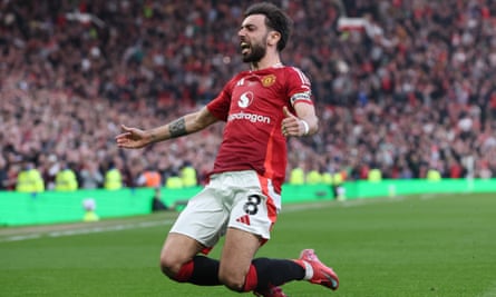 *** BESTPIX *** Manchester United FC v Arsenal FC - Premier League<br>MANCHESTER, ENGLAND - MARCH 09: Bruno Fernandes of Manchester United celebrates after scoring their side's first goal during the Premier League match between Manchester United FC and Arsenal FC at Old Trafford on March 09, 2025 in Manchester, England. (Photo by Alex Livesey - Danehouse/Getty Images) *** BESTPIX ***