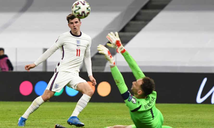 Mason Mount scores for England against Albania