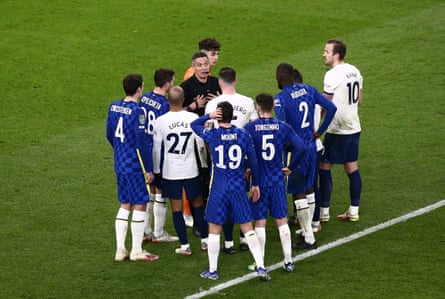 Andre Marriner during Tottenham Hotspur v Chelsea in the Carabao Cup semi-final second leg in January 2022.
