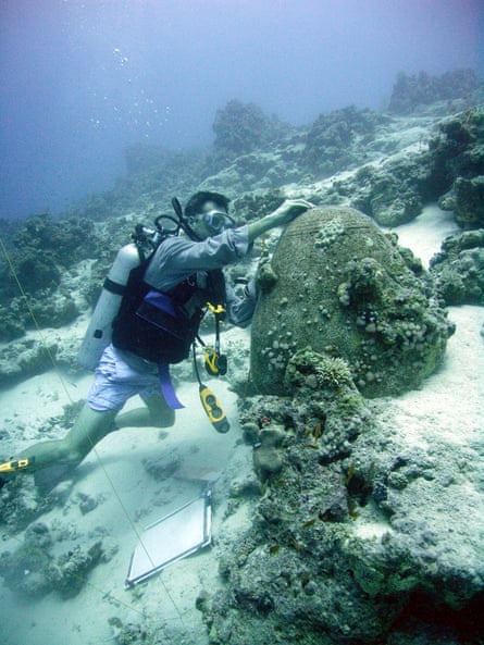 Ross Thomas recording ancient pottery during an underwater archaeological survey in the Red Sea, 2011.
