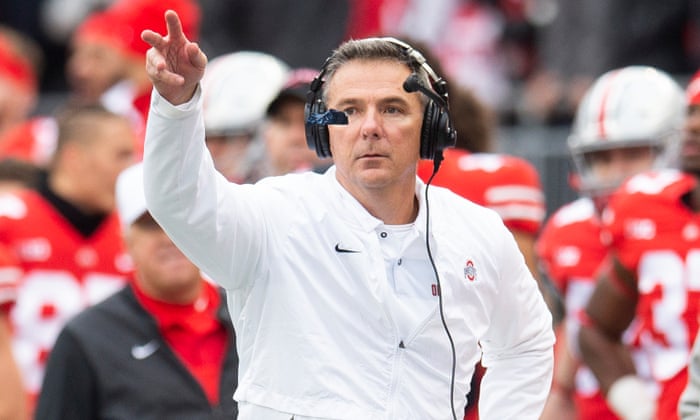 Urban Meyer se aposenta do estado de Ohio após a estação rochosa dentro e fora do campo