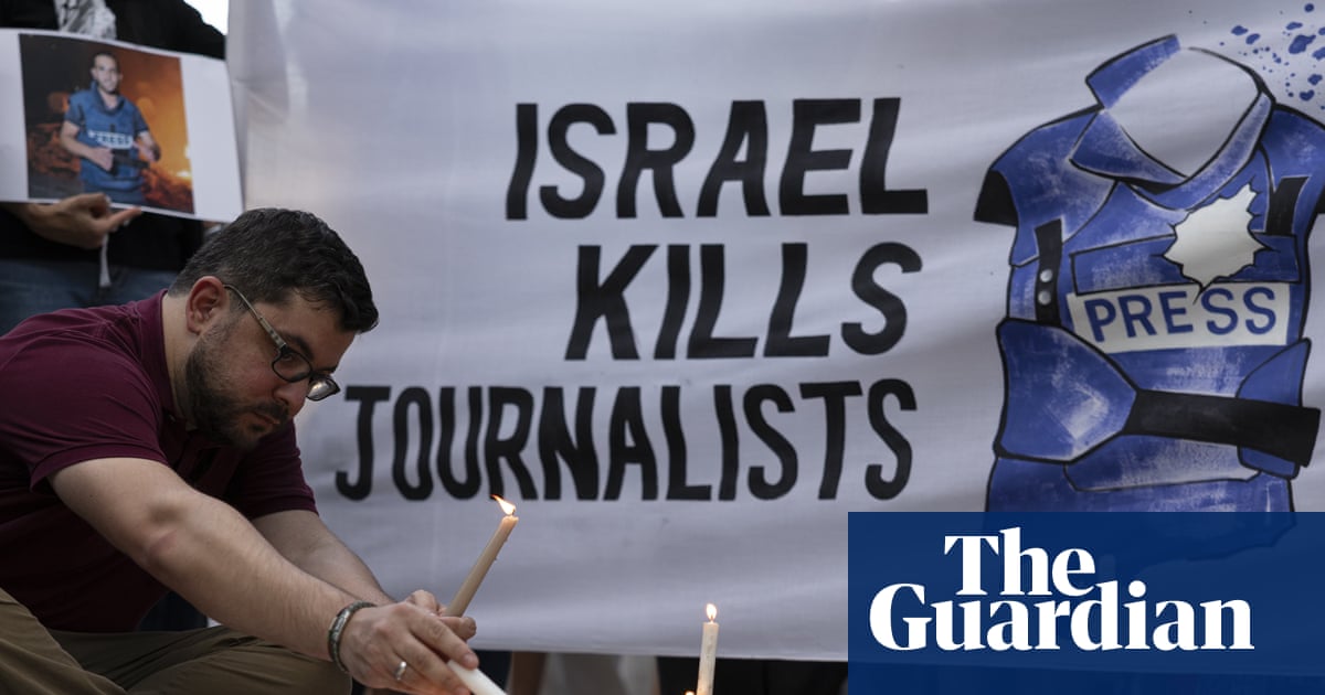 Israeli unit tasked with smearing Gaza journalists as Hamas fighters report