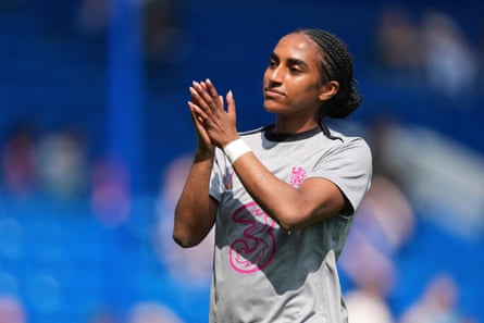 Britain Soccer Women¥s Champions LeagueChelsea’s Naomi Girma applauds the fans as she comes on to the pitch for warmup before the women’s Champions League semifinals, second leg, soccer match between Chelsea FC and FC Barcelona at Stamford Bridge in London, Sunday, April 27, 2025. (AP Photo/Dave Shopland)