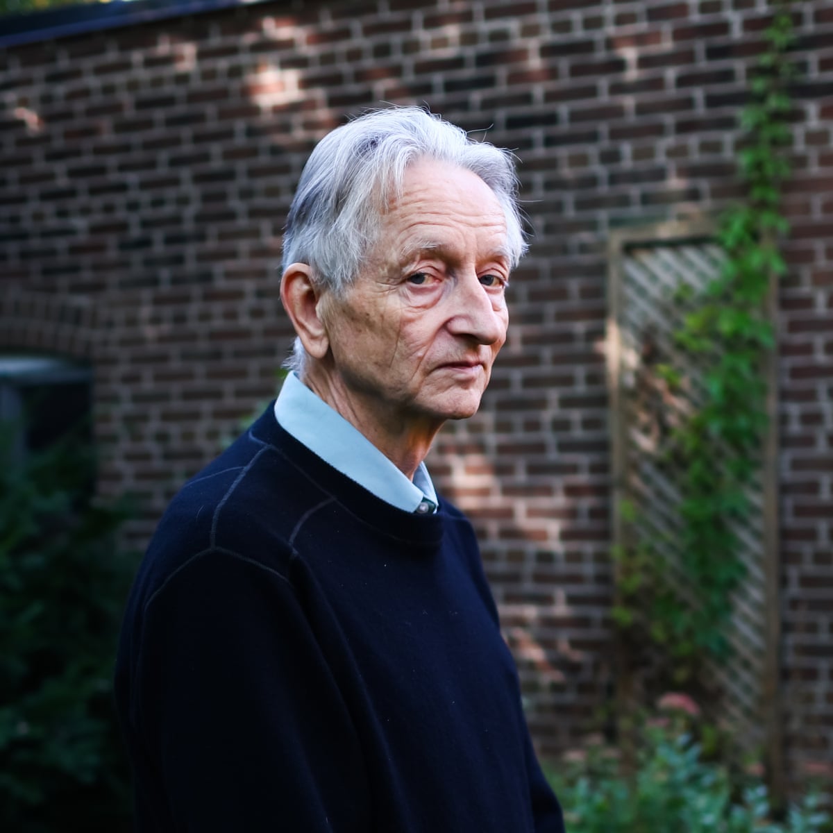 AI godfather Geoffrey Hinton: ‘We’re creating alien beings. I’m willing to be selfish and choose humans’