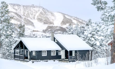 Ski Safari holiday in Norway. Geilolia Forest Cabins.