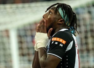 Newcastle United’s Allan Saint-Maximin rues a missed chance.