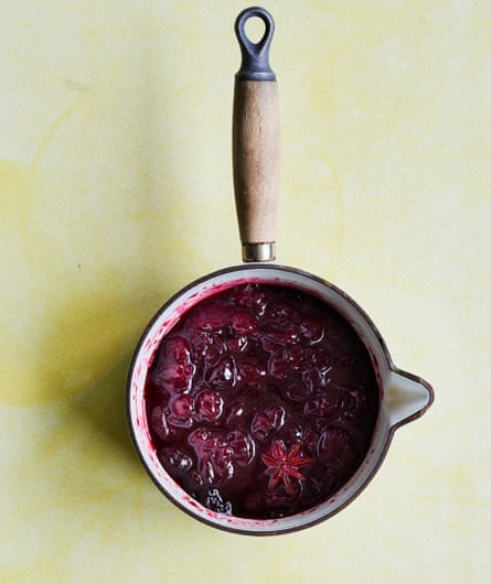 Selai ceri, adas manis, dan sherry John Waite