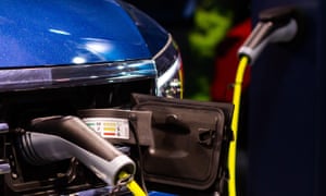 Charging a plug-in hybrid vehicle