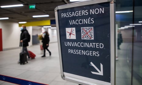 Covid live: Italy and Spain to ease mask mandate; UK records 66,183 new cases – as it happened 8 Travellers arrive from an international flight at Paris-Charles de Gaulle airport, France, last month.