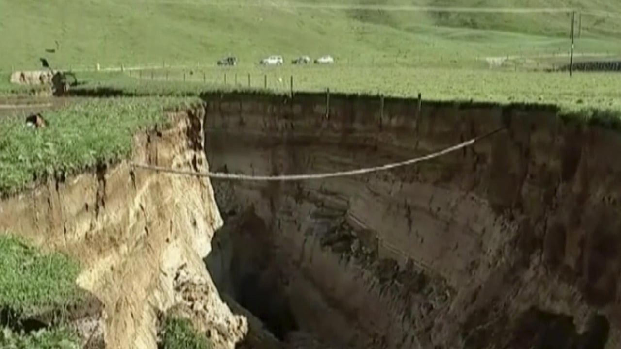 Enormous Sinkhole Appears On New Zealand Farm Video