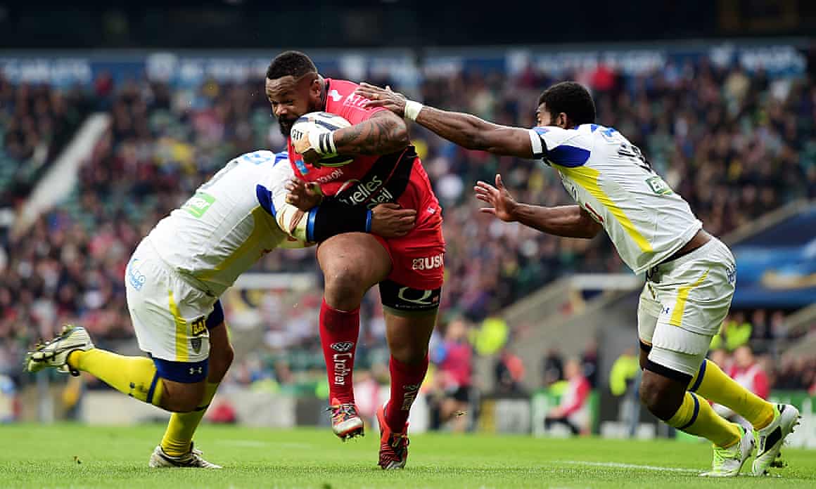 Mathieu Bastareaud barges over to score Toulon’s first try against Clermont in the 2015 Champions Cup final