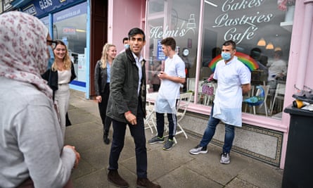 Rishi Sunak meets business people during a visit to the Isle of Bute in Scotland