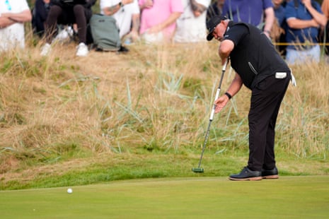 Darren Clarke dá tacadas