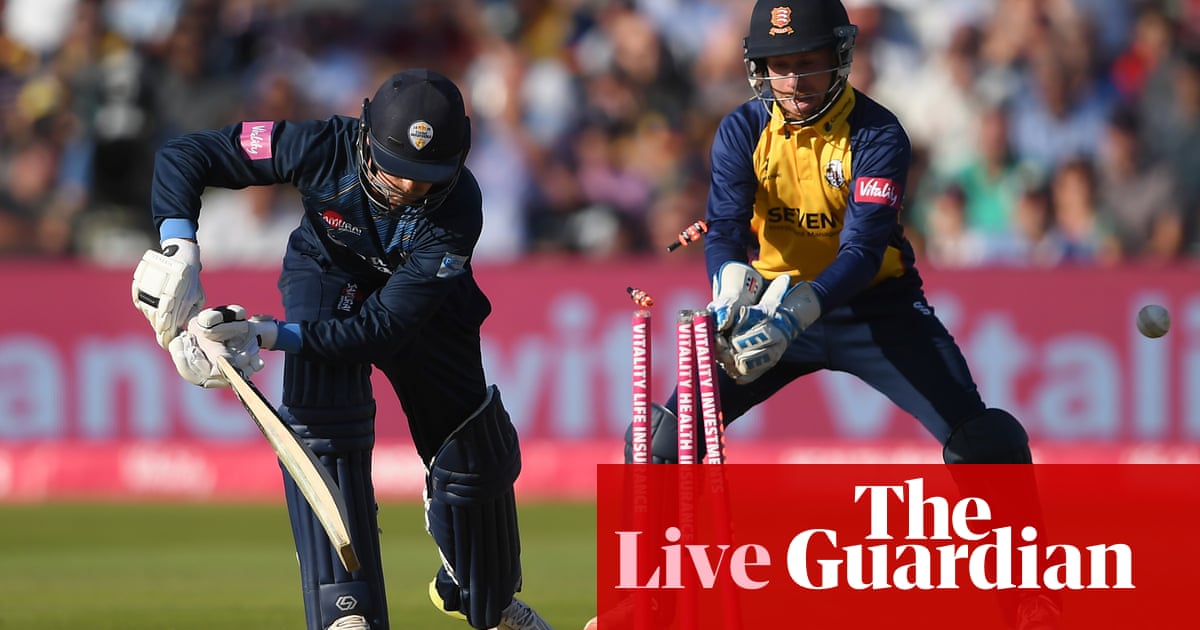 T20 Blast Finals Day: Derbyshire chasing 161 to beat Essex – live!