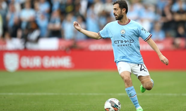 Bernardo Silva playing for Manchester City
