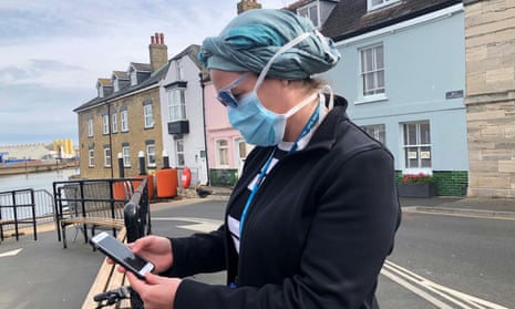 Health worker tries at NHS app