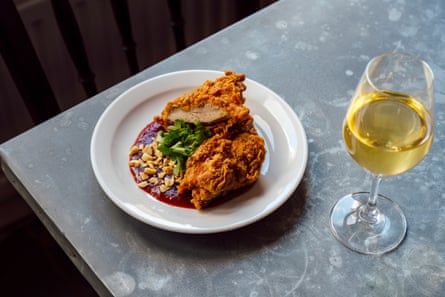 Cálong’s ‘very good, crisp, thickly battered take’ on Korean fried chicken, with sweet chilli & peanut.