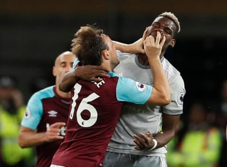 Uruguay v South Korea: World Cup 2022 – live | World Cup 2022 2 mark noble picking paul pogba's nose