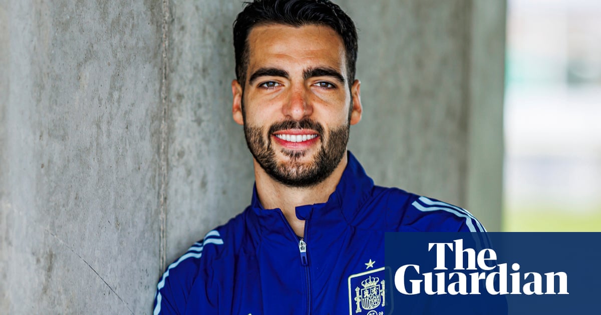 Mikel Merino: I'm adapting to being a striker I like the contact, I never back down'