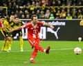 Harry Kane puts Bayern 2-1 ahead from the penalty spot.