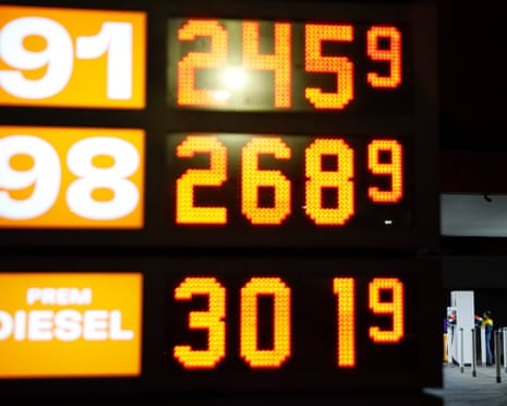 El Primer Ministro Anthony Albanese dirigiéndose al público